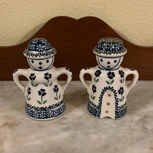 Vintage-Boleslawiec-Polish Pottery-Salt And Pepper Shakers